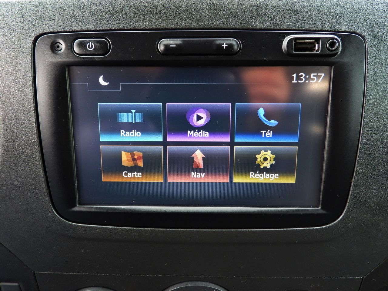 Avolava pakettiauto RENAULT MASTER STAKE BODY CRUISE CONTROL NAVIGATION TWIN WHEELS AIR CONDITIONING  130HP: kuva Avolava pakettiauto RENAULT MASTER STAKE BODY CRUISE CONTROL NAVIGATION TWIN WHEELS AIR CONDITIONING  130HP