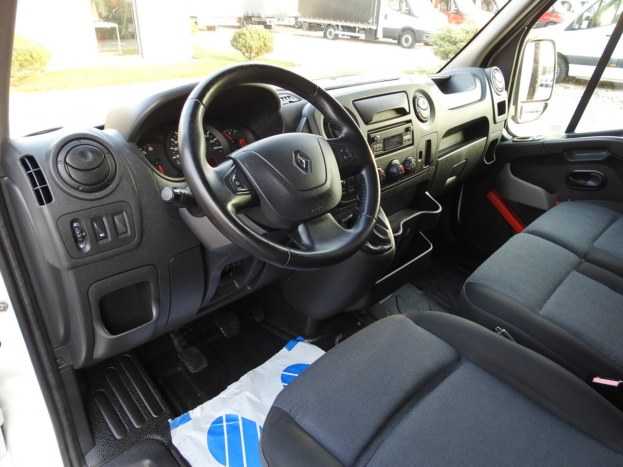 RENAULT MASTER TARPAULIN 10 PALLETS WEBASTO CRUISE CONTROL AIR CONDITIONING PNEUMATICS 170HP - Pressukapelli tavara-auto: kuva RENAULT MASTER TARPAULIN 10 PALLETS WEBASTO CRUISE CONTROL AIR CONDITIONING PNEUMATICS 170HP - Pressukapelli tavara-auto RENAULT MASTER TARPAULIN 10 PALLETS WEBASTO CRUISE CONTROL AIR CONDITIONING PNEUMATICS 170HP - Pressukapelli tavara-auto: kuva RENAULT MASTER TARPAULIN 10 PALLETS WEBASTO CRUISE CONTROL AIR CONDITIONING PNEUMATICS 170HP - Pressukapelli tavara-auto