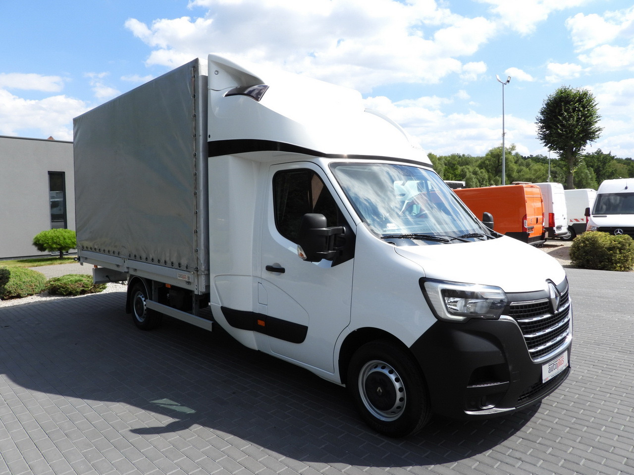 RENAULT MASTER TARPAULIN 8 PALLETS WEBASTO CRUISE CONTROL LED LIGHTS PNEUMATICS AIR CONDITIONING 165HP - Pressukapelli tavara-auto: kuva RENAULT MASTER TARPAULIN 8 PALLETS WEBASTO CRUISE CONTROL LED LIGHTS PNEUMATICS AIR CONDITIONING 165HP - Pressukapelli tavara-auto RENAULT MASTER TARPAULIN 8 PALLETS WEBASTO CRUISE CONTROL LED LIGHTS PNEUMATICS AIR CONDITIONING 165HP - Pressukapelli tavara-auto: kuva RENAULT MASTER TARPAULIN 8 PALLETS WEBASTO CRUISE CONTROL LED LIGHTS PNEUMATICS AIR CONDITIONING 165HP - Pressukapelli tavara-auto