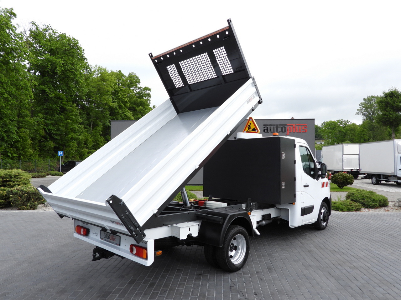 RENAULT MASTER TIPPER CRUISE CONTROL LED LIGHTS TWIN WHEELS AIR CONDITIONING 130HP - Kippilava-auto: kuva RENAULT MASTER TIPPER CRUISE CONTROL LED LIGHTS TWIN WHEELS AIR CONDITIONING 130HP - Kippilava-auto RENAULT MASTER TIPPER CRUISE CONTROL LED LIGHTS TWIN WHEELS AIR CONDITIONING 130HP - Kippilava-auto: kuva RENAULT MASTER TIPPER CRUISE CONTROL LED LIGHTS TWIN WHEELS AIR CONDITIONING 130HP - Kippilava-auto