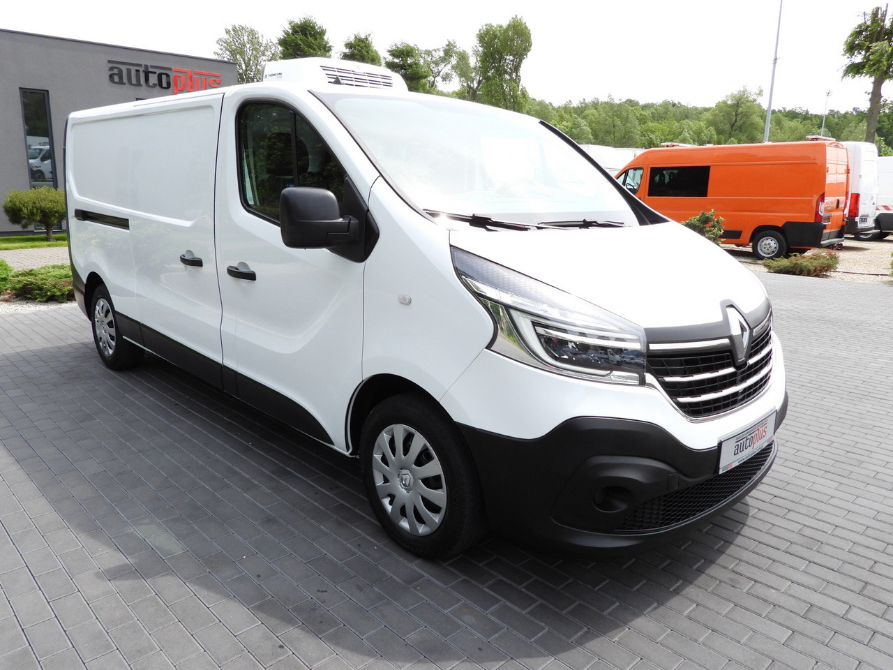 RENAULT TRAFIC REFRIGERATOR VAN 0*C CRUISE CONTROL LED LIGHTS AIR CONDITIONING 120HP - Kylmäauto: kuva RENAULT TRAFIC REFRIGERATOR VAN 0*C CRUISE CONTROL LED LIGHTS AIR CONDITIONING 120HP - Kylmäauto RENAULT TRAFIC REFRIGERATOR VAN 0*C CRUISE CONTROL LED LIGHTS AIR CONDITIONING 120HP - Kylmäauto: kuva RENAULT TRAFIC REFRIGERATOR VAN 0*C CRUISE CONTROL LED LIGHTS AIR CONDITIONING 120HP - Kylmäauto