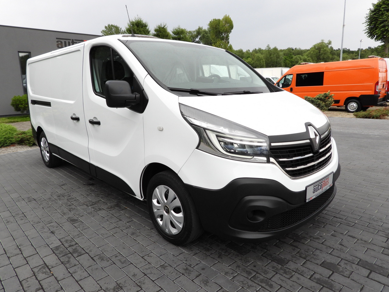 RENAULT TRAFIC REFRIGERATOR VAN -5*C POWER SUPPLY 230V CRUISE CONTROL LED LIGHTS AIR CONDITIONING 120HP - Kylmäauto: kuva RENAULT TRAFIC REFRIGERATOR VAN -5*C POWER SUPPLY 230V CRUISE CONTROL LED LIGHTS AIR CONDITIONING 120HP - Kylmäauto RENAULT TRAFIC REFRIGERATOR VAN -5*C POWER SUPPLY 230V CRUISE CONTROL LED LIGHTS AIR CONDITIONING 120HP - Kylmäauto: kuva RENAULT TRAFIC REFRIGERATOR VAN -5*C POWER SUPPLY 230V CRUISE CONTROL LED LIGHTS AIR CONDITIONING 120HP - Kylmäauto