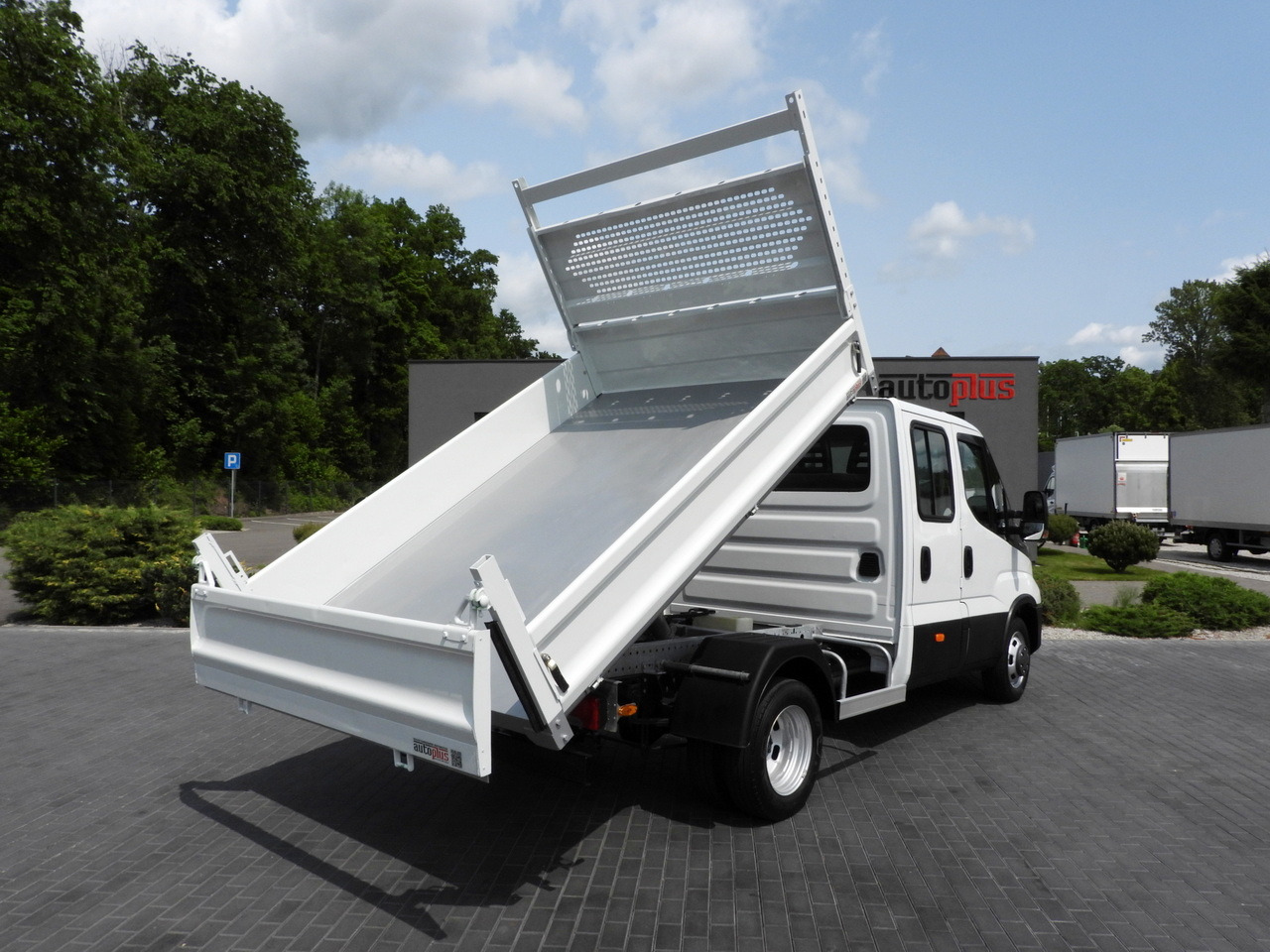 IVECO DAILY 35C14 TIPPER DOUBLE CABIN DOKA 6 SEATS CRUISE CONTROL TWIN WHEELS AIR CONDITIONING 140HP - Tavara-auto: kuva IVECO DAILY 35C14 TIPPER DOUBLE CABIN DOKA 6 SEATS CRUISE CONTROL TWIN WHEELS AIR CONDITIONING 140HP - Tavara-auto IVECO DAILY 35C14 TIPPER DOUBLE CABIN DOKA 6 SEATS CRUISE CONTROL TWIN WHEELS AIR CONDITIONING 140HP - Tavara-auto: kuva IVECO DAILY 35C14 TIPPER DOUBLE CABIN DOKA 6 SEATS CRUISE CONTROL TWIN WHEELS AIR CONDITIONING 140HP - Tavara-auto