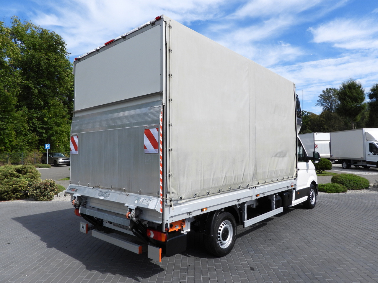 VOLKSWAGEN CRAFTER TARPAULIN LIFT 8 PALLETS WEBASTO CRUISE CONTROL LED LIGHTS AIR CONDITIONING 180HP - Pressukapelli tavara-auto: kuva VOLKSWAGEN CRAFTER TARPAULIN LIFT 8 PALLETS WEBASTO CRUISE CONTROL LED LIGHTS AIR CONDITIONING 180HP - Pressukapelli tavara-auto VOLKSWAGEN CRAFTER TARPAULIN LIFT 8 PALLETS WEBASTO CRUISE CONTROL LED LIGHTS AIR CONDITIONING 180HP - Pressukapelli tavara-auto: kuva VOLKSWAGEN CRAFTER TARPAULIN LIFT 8 PALLETS WEBASTO CRUISE CONTROL LED LIGHTS AIR CONDITIONING 180HP - Pressukapelli tavara-auto