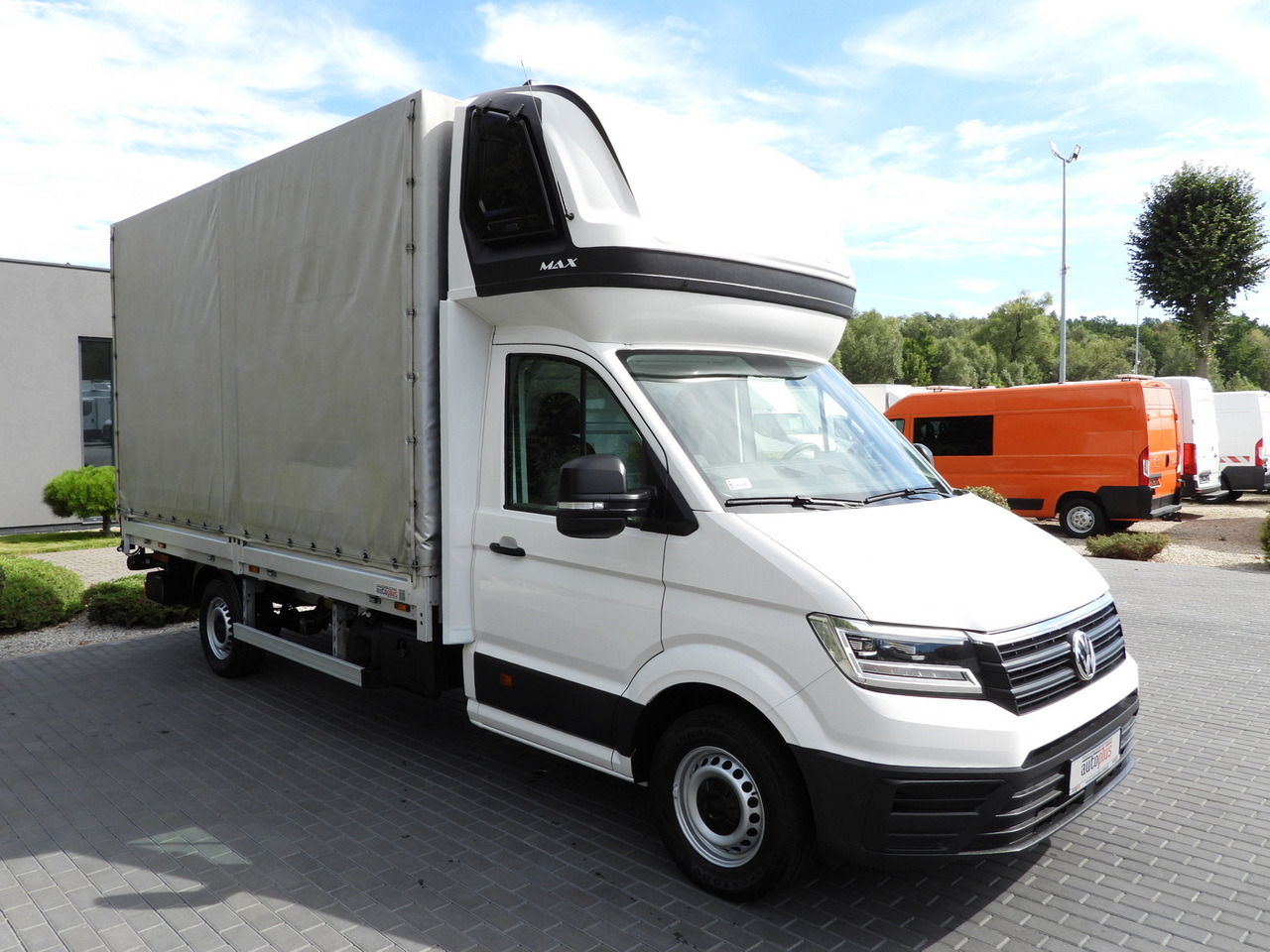 VOLKSWAGEN CRAFTER TARPAULIN LIFT 8 PALLETS WEBASTO CRUISE CONTROL LED LIGHTS AIR CONDITIONING 180HP - Pressukapelli tavara-auto: kuva VOLKSWAGEN CRAFTER TARPAULIN LIFT 8 PALLETS WEBASTO CRUISE CONTROL LED LIGHTS AIR CONDITIONING 180HP - Pressukapelli tavara-auto VOLKSWAGEN CRAFTER TARPAULIN LIFT 8 PALLETS WEBASTO CRUISE CONTROL LED LIGHTS AIR CONDITIONING 180HP - Pressukapelli tavara-auto: kuva VOLKSWAGEN CRAFTER TARPAULIN LIFT 8 PALLETS WEBASTO CRUISE CONTROL LED LIGHTS AIR CONDITIONING 180HP - Pressukapelli tavara-auto
