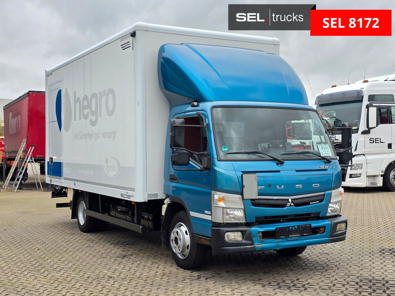 FUSO Canter 9C18 / Ladebordwand / 3 Sitzen - Jakeluauto: kuva FUSO Canter 9C18 / Ladebordwand / 3 Sitzen - Jakeluauto FUSO Canter 9C18 / Ladebordwand / 3 Sitzen - Jakeluauto: kuva FUSO Canter 9C18 / Ladebordwand / 3 Sitzen - Jakeluauto