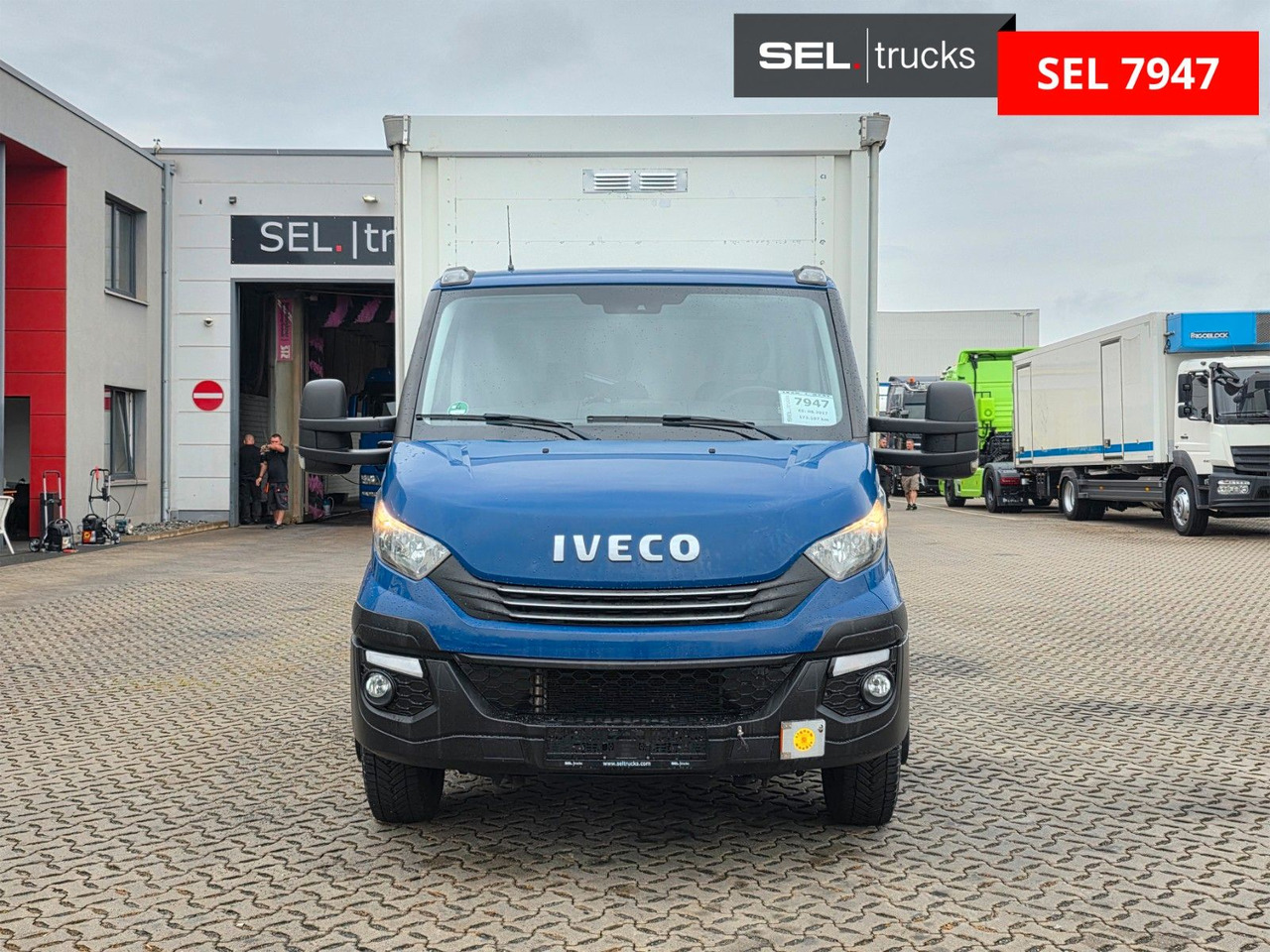 Iveco Daily 70C18 Hi-Matic / Ladebordwand / 3 Sitzen - Pressukapelli tavara-auto: kuva Iveco Daily 70C18 Hi-Matic / Ladebordwand / 3 Sitzen - Pressukapelli tavara-auto Iveco Daily 70C18 Hi-Matic / Ladebordwand / 3 Sitzen - Pressukapelli tavara-auto: kuva Iveco Daily 70C18 Hi-Matic / Ladebordwand / 3 Sitzen - Pressukapelli tavara-auto
