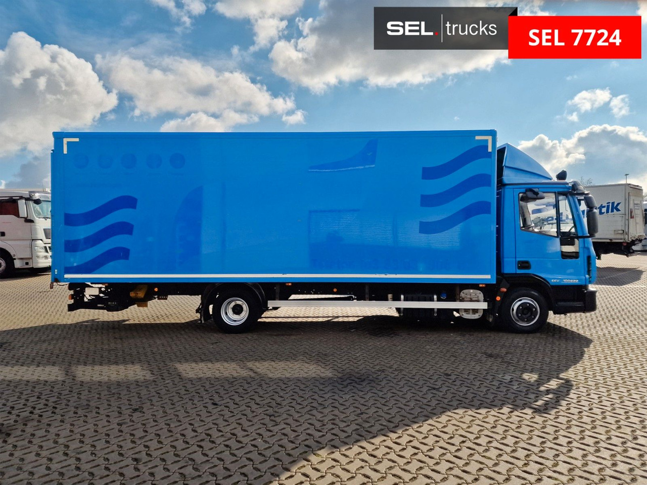 Iveco Eurocargo 100E22 / Ladebordwand / 3 Sitzen - Umpikori kuorma-auto: kuva  Iveco Eurocargo 100E22 / Ladebordwand / 3 Sitzen - Umpikori kuorma-auto Iveco Eurocargo 100E22 / Ladebordwand / 3 Sitzen - Umpikori kuorma-auto: kuva  Iveco Eurocargo 100E22 / Ladebordwand / 3 Sitzen - Umpikori kuorma-auto