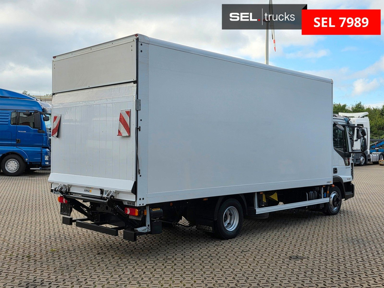 Iveco Eurocargo 75-190 /Ladebordwand / 3 Sitzen / 6D - Jakeluauto: kuva Iveco Eurocargo 75-190 /Ladebordwand / 3 Sitzen / 6D - Jakeluauto Iveco Eurocargo 75-190 /Ladebordwand / 3 Sitzen / 6D - Jakeluauto: kuva Iveco Eurocargo 75-190 /Ladebordwand / 3 Sitzen / 6D - Jakeluauto