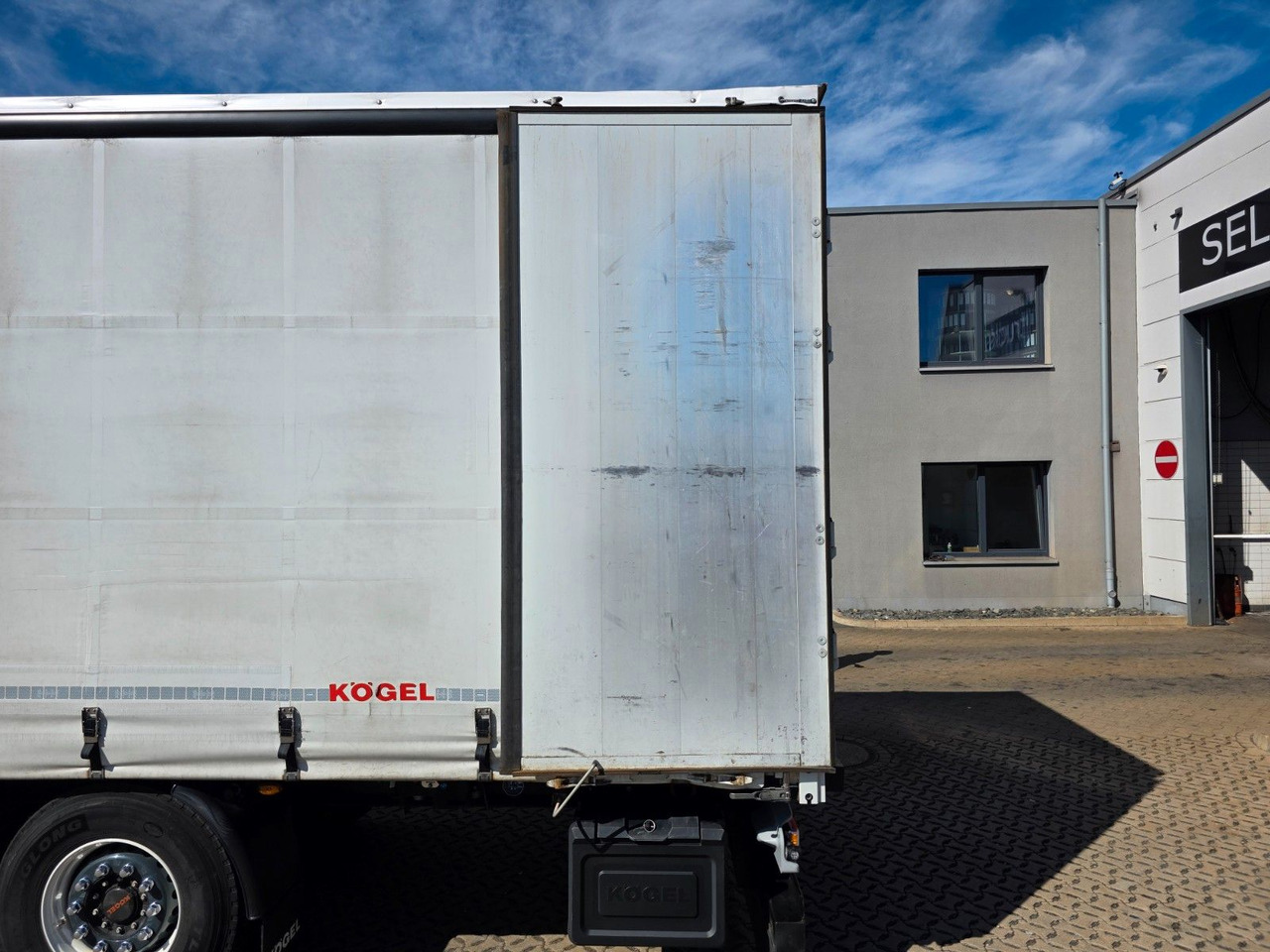Pressukapellipuoliperävaunu Kögel S24-1 / Palettenkasten / Liftachse: kuva Pressukapellipuoliperävaunu Kögel S24-1 / Palettenkasten / Liftachse