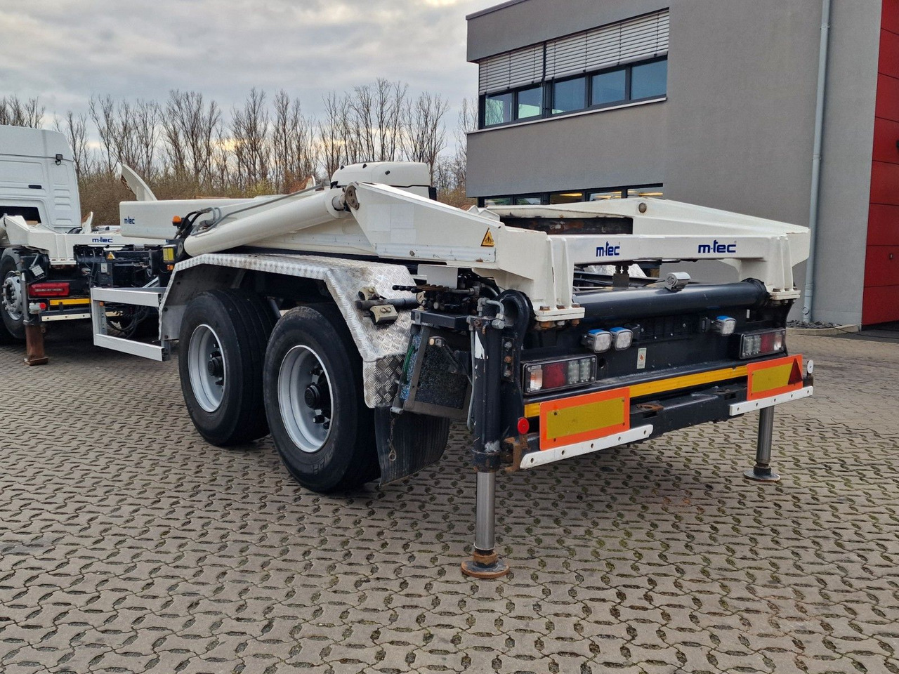 Kippiauto kuorma-auto MAN TGS 35.500.8X2-6 BL / Silosteller / Lenkachse: kuva Kippiauto kuorma-auto MAN TGS 35.500.8X2-6 BL / Silosteller / Lenkachse