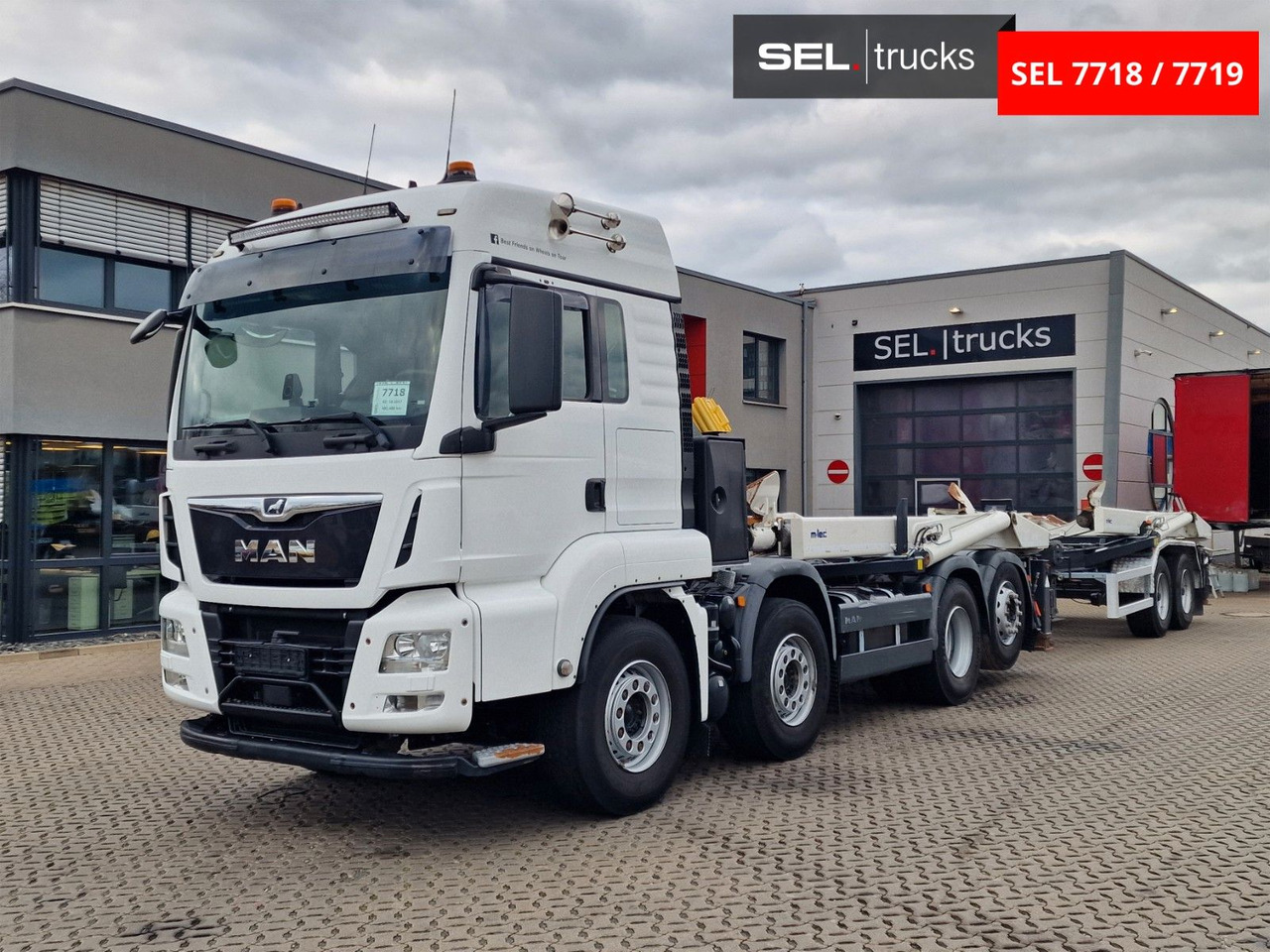 MAN TGS 35.500.8X2-6 BL / Silosteller / Lenkachse - Kippiauto kuorma-auto: kuva MAN TGS 35.500.8X2-6 BL / Silosteller / Lenkachse - Kippiauto kuorma-auto MAN TGS 35.500.8X2-6 BL / Silosteller / Lenkachse - Kippiauto kuorma-auto: kuva MAN TGS 35.500.8X2-6 BL / Silosteller / Lenkachse - Kippiauto kuorma-auto