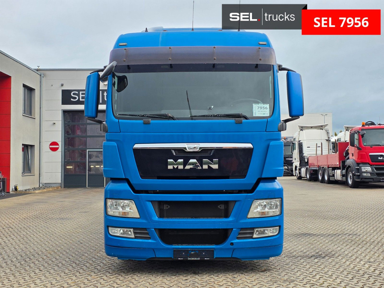 MAN TGX 24.440 6X2-2 LL-U / Intarder / HMF / Fernb. - Nosturiauto: kuva  MAN TGX 24.440 6X2-2 LL-U / Intarder / HMF / Fernb. - Nosturiauto MAN TGX 24.440 6X2-2 LL-U / Intarder / HMF / Fernb. - Nosturiauto: kuva  MAN TGX 24.440 6X2-2 LL-U / Intarder / HMF / Fernb. - Nosturiauto