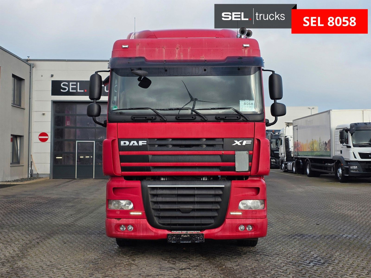DAF XF 105.460 / ZF Intarder / Standklimaanlage - Vetopöytäauto: kuva DAF XF 105.460 / ZF Intarder / Standklimaanlage - Vetopöytäauto DAF XF 105.460 / ZF Intarder / Standklimaanlage - Vetopöytäauto: kuva DAF XF 105.460 / ZF Intarder / Standklimaanlage - Vetopöytäauto
