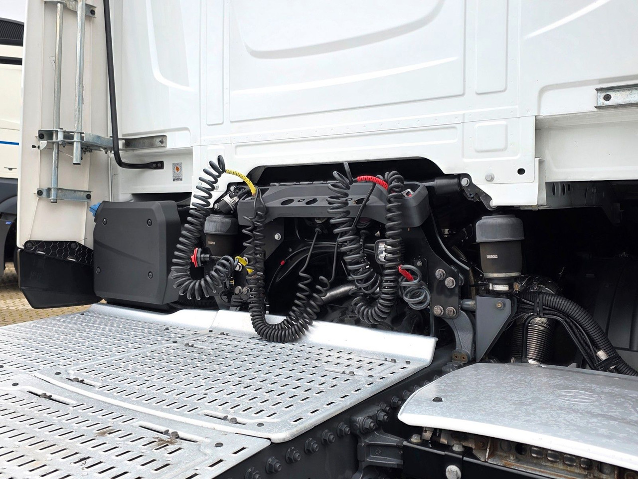 Vetopöytäauto DAF XF 530 FT / Intarder / 2 Tanks / Stanklima / 6E: kuva Vetopöytäauto DAF XF 530 FT / Intarder / 2 Tanks / Stanklima / 6E