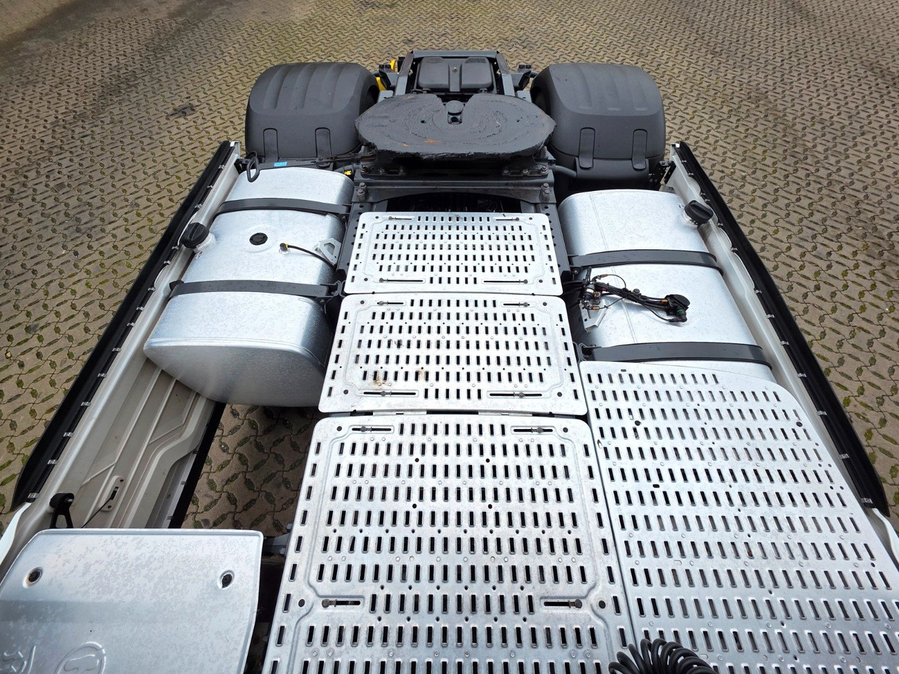 Vetopöytäauto DAF XF 530 FT / Intarder / 2 Tanks / Stanklima / 6E: kuva Vetopöytäauto DAF XF 530 FT / Intarder / 2 Tanks / Stanklima / 6E