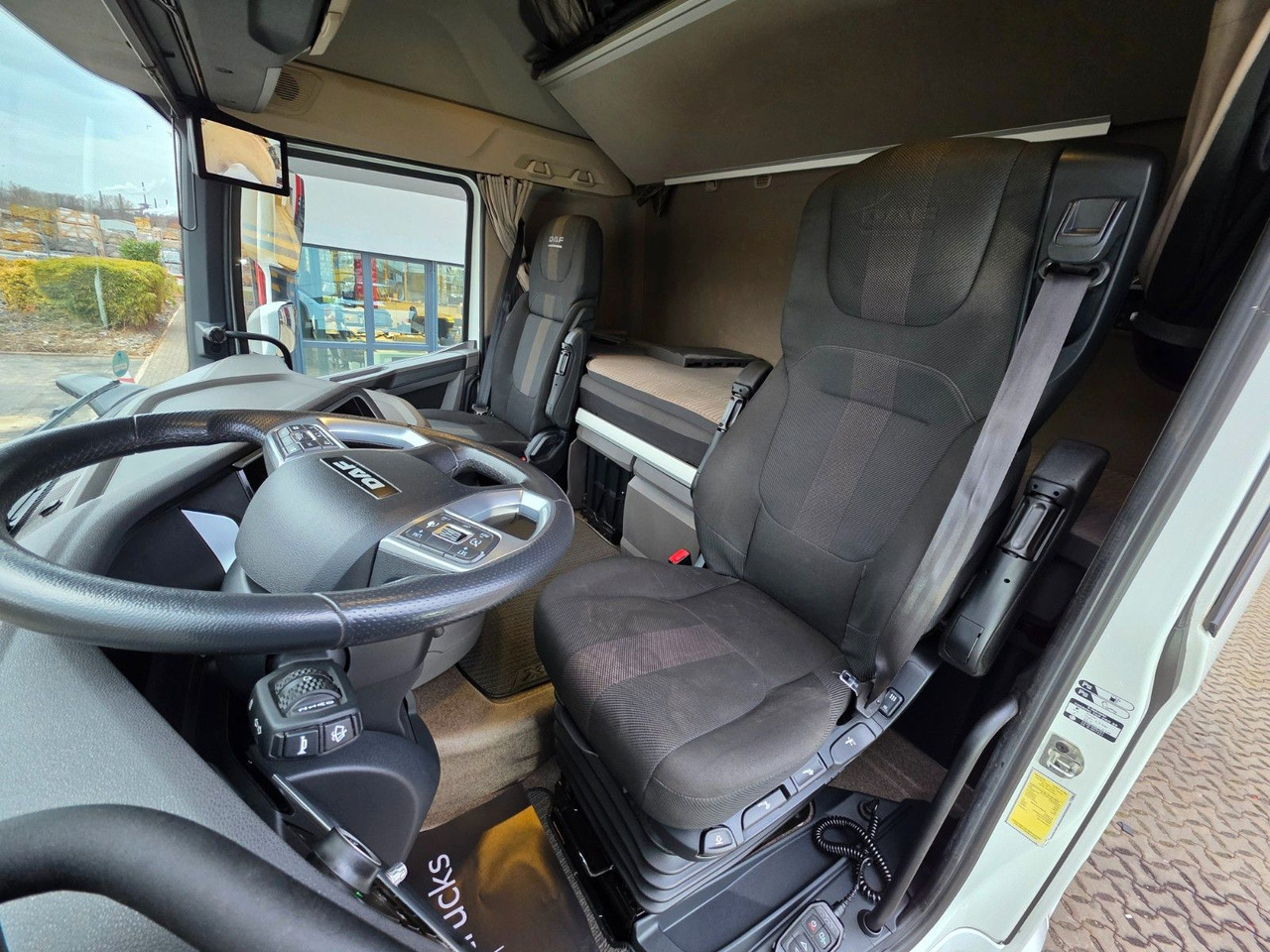 Vetopöytäauto DAF XF 530 FT / Intarder / 2 Tanks / Stanklima / 6E: kuva Vetopöytäauto DAF XF 530 FT / Intarder / 2 Tanks / Stanklima / 6E