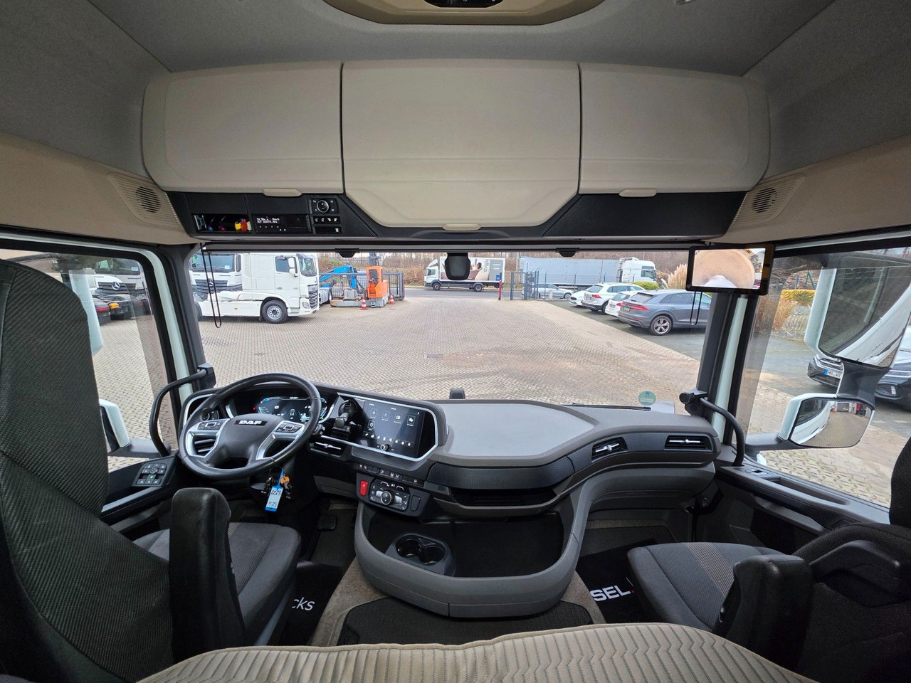 Vetopöytäauto DAF XF 530 FT / Intarder / 2 Tanks / Stanklima / 6E: kuva Vetopöytäauto DAF XF 530 FT / Intarder / 2 Tanks / Stanklima / 6E