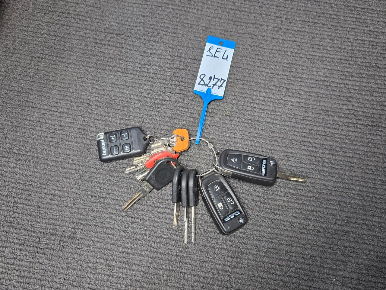 Vetopöytäauto DAF XF 530 FT / Intarder / 2 Tanks / Stanklima / 6E: kuva Vetopöytäauto DAF XF 530 FT / Intarder / 2 Tanks / Stanklima / 6E