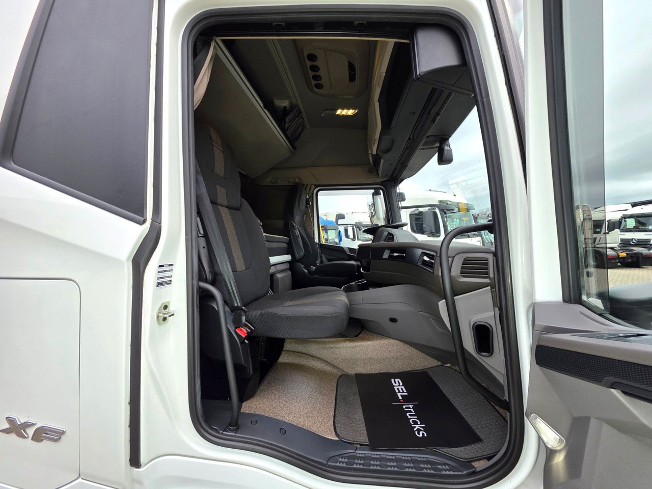 Vetopöytäauto DAF XF 530 FT / Intarder / 2 Tanks / Stanklima / 6E: kuva Vetopöytäauto DAF XF 530 FT / Intarder / 2 Tanks / Stanklima / 6E