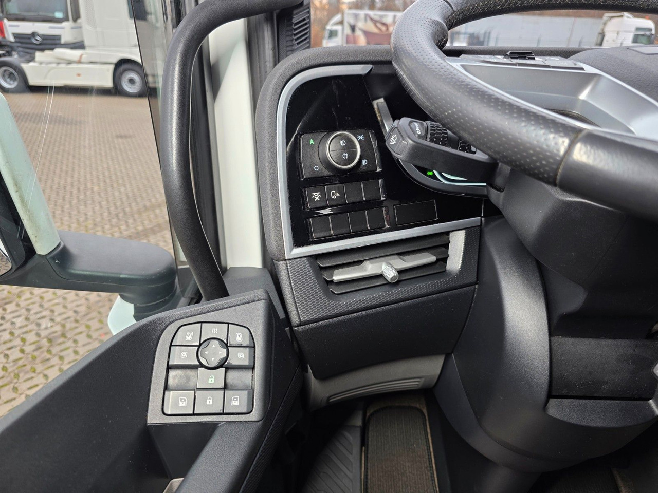 Vetopöytäauto DAF XF 530 FT / Intarder / 2 Tanks / Stanklima / 6E: kuva Vetopöytäauto DAF XF 530 FT / Intarder / 2 Tanks / Stanklima / 6E