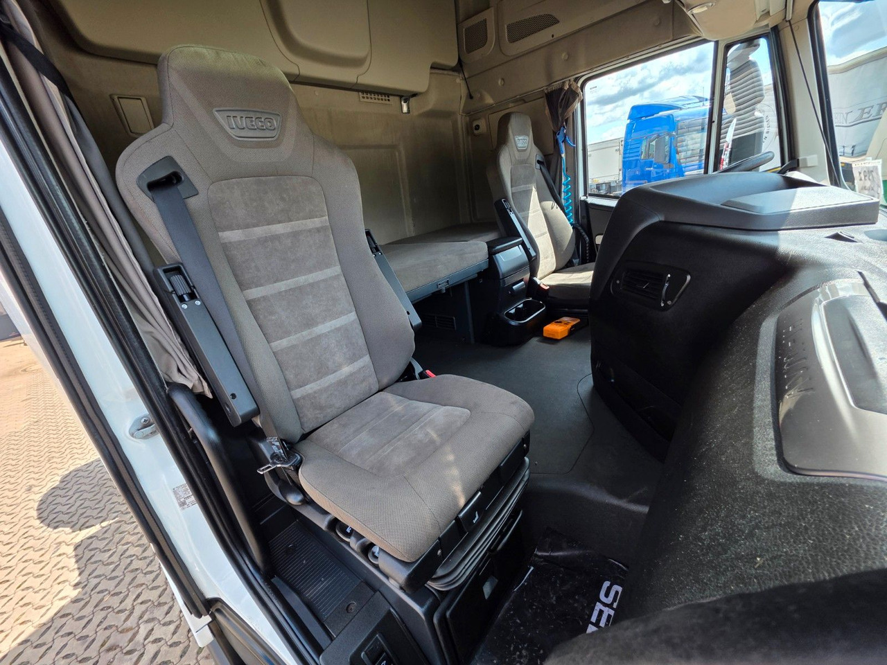 Vetopöytäauto Iveco Stralis 420 / ZF Intarder: kuva Vetopöytäauto Iveco Stralis 420 / ZF Intarder