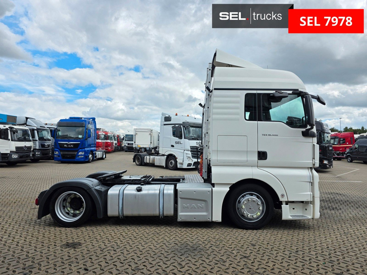 MAN TGX 18.400 4x2 LLS-U / ZF Intarder / Hubkupplung - Vetopöytäauto: kuva MAN TGX 18.400 4x2 LLS-U / ZF Intarder / Hubkupplung - Vetopöytäauto MAN TGX 18.400 4x2 LLS-U / ZF Intarder / Hubkupplung - Vetopöytäauto: kuva MAN TGX 18.400 4x2 LLS-U / ZF Intarder / Hubkupplung - Vetopöytäauto