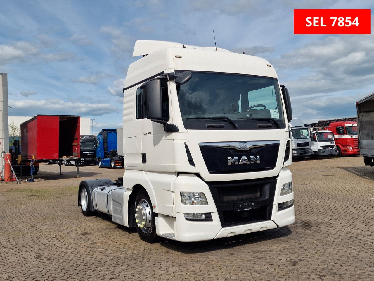 MAN TGX 18.400 4x2 LLS-U / ZF Intarder - Vetopöytäauto: kuva MAN TGX 18.400 4x2 LLS-U / ZF Intarder - Vetopöytäauto MAN TGX 18.400 4x2 LLS-U / ZF Intarder - Vetopöytäauto: kuva MAN TGX 18.400 4x2 LLS-U / ZF Intarder - Vetopöytäauto