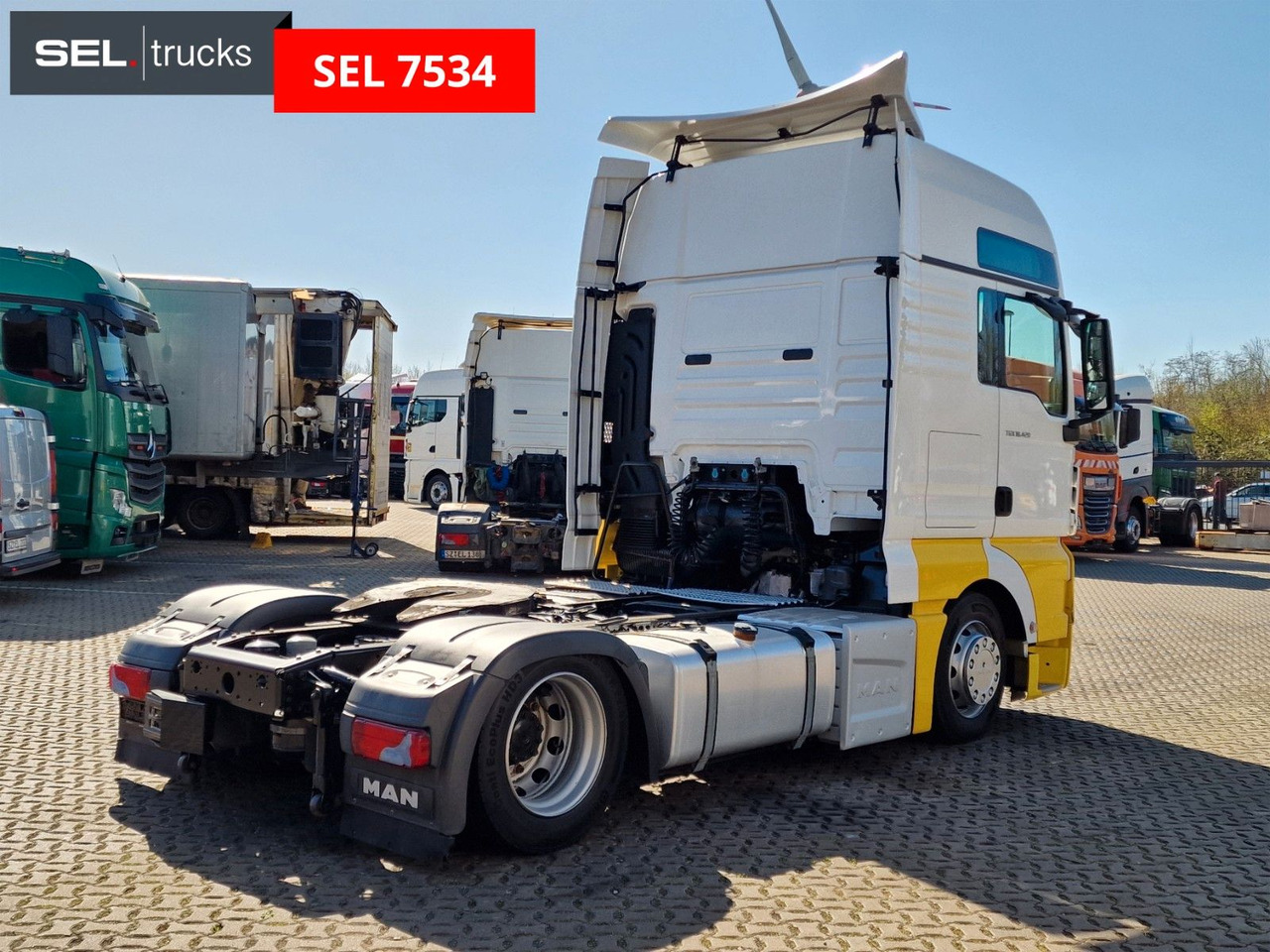 MAN TGX 18.420 4X2 LLS-U / 2 Tanks - Vetopöytäauto: kuva MAN TGX 18.420 4X2 LLS-U / 2 Tanks - Vetopöytäauto MAN TGX 18.420 4X2 LLS-U / 2 Tanks - Vetopöytäauto: kuva MAN TGX 18.420 4X2 LLS-U / 2 Tanks - Vetopöytäauto