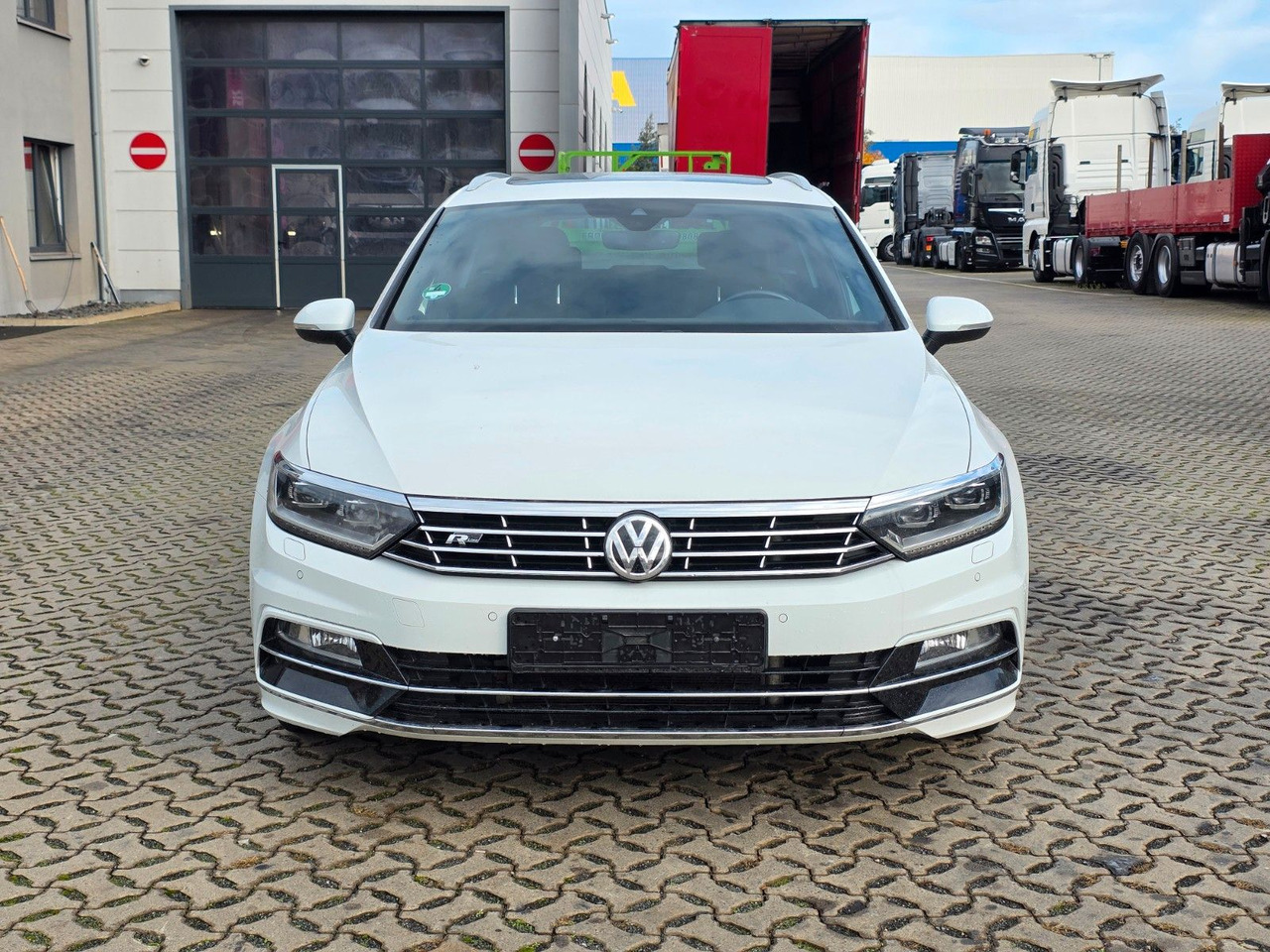 Volkswagen Passat Variant Highline BMT/Start-Stopp - Farmari: kuva Volkswagen Passat Variant Highline BMT/Start-Stopp - Farmari Volkswagen Passat Variant Highline BMT/Start-Stopp - Farmari: kuva Volkswagen Passat Variant Highline BMT/Start-Stopp - Farmari