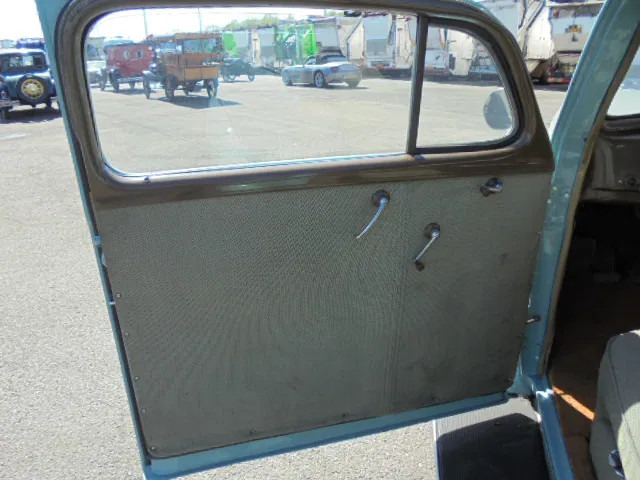 Sedan Chevrolet Master Master De Luxe: kuva Sedan Chevrolet Master Master De Luxe Sedan Chevrolet Master Master De Luxe: kuva Sedan Chevrolet Master Master De Luxe