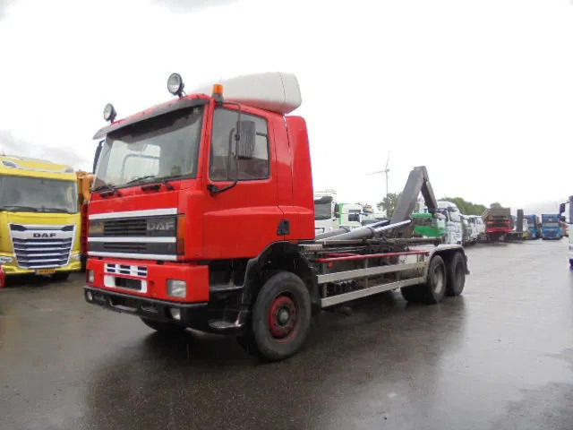 DAF 85.400 85-400 ATI 6X2 BLADGEVEERD - Koukkulava kuorma-auto: kuva DAF 85.400 85-400 ATI 6X2 BLADGEVEERD - Koukkulava kuorma-auto DAF 85.400 85-400 ATI 6X2 BLADGEVEERD - Koukkulava kuorma-auto: kuva DAF 85.400 85-400 ATI 6X2 BLADGEVEERD - Koukkulava kuorma-auto