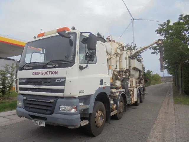 DAF CF 85.410 8X4 BLADGEVEERD - Puhtaanpitoauto: kuva DAF CF 85.410 8X4 BLADGEVEERD - Puhtaanpitoauto DAF CF 85.410 8X4 BLADGEVEERD - Puhtaanpitoauto: kuva DAF CF 85.410 8X4 BLADGEVEERD - Puhtaanpitoauto