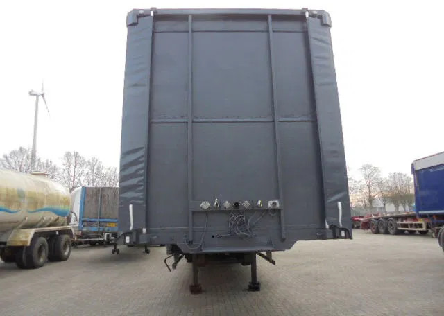 Fruehauf ONCZ 30-218 A - Apuvaunu puoliperävaunu: kuva Fruehauf ONCZ 30-218 A - Apuvaunu puoliperävaunu Fruehauf ONCZ 30-218 A - Apuvaunu puoliperävaunu: kuva Fruehauf ONCZ 30-218 A - Apuvaunu puoliperävaunu