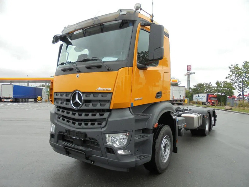 Uusi Kuorma-auto alusta Mercedes-Benz Arocs 2848 6X2 NEW DEMO: kuva Uusi Kuorma-auto alusta Mercedes-Benz Arocs 2848 6X2 NEW DEMO Uusi Kuorma-auto alusta Mercedes-Benz Arocs 2848 6X2 NEW DEMO: kuva Uusi Kuorma-auto alusta Mercedes-Benz Arocs 2848 6X2 NEW DEMO