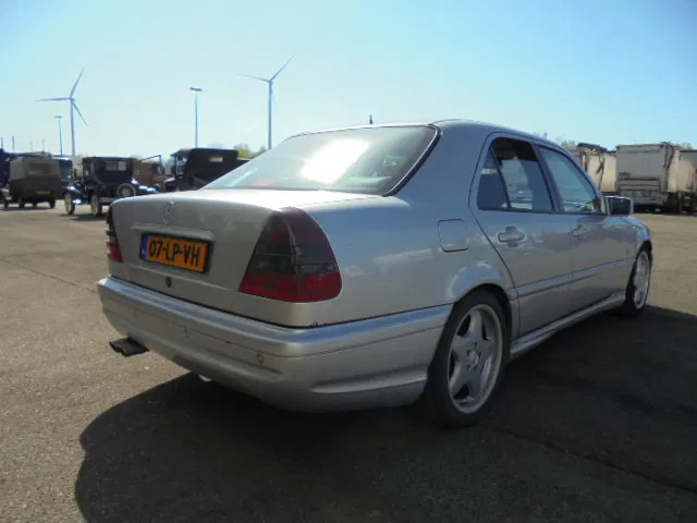 Mercedes-Benz C-Klasse 43 AMG - Sedan: kuva Mercedes-Benz C-Klasse 43 AMG - Sedan Mercedes-Benz C-Klasse 43 AMG - Sedan: kuva Mercedes-Benz C-Klasse 43 AMG - Sedan