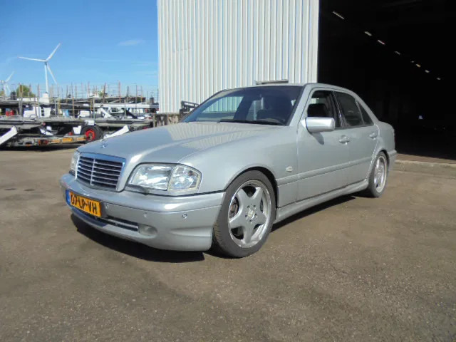 Mercedes-Benz C-Klasse 43 AMG - Sedan: kuva Mercedes-Benz C-Klasse 43 AMG - Sedan Mercedes-Benz C-Klasse 43 AMG - Sedan: kuva Mercedes-Benz C-Klasse 43 AMG - Sedan