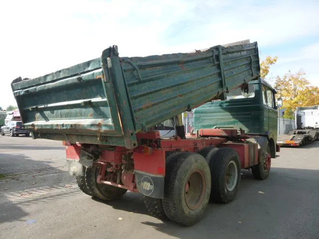 Mercedes-Benz LP LPK 2232 6X4 - Kippiauto kuorma-auto: kuva Mercedes-Benz LP LPK 2232 6X4 - Kippiauto kuorma-auto Mercedes-Benz LP LPK 2232 6X4 - Kippiauto kuorma-auto: kuva Mercedes-Benz LP LPK 2232 6X4 - Kippiauto kuorma-auto