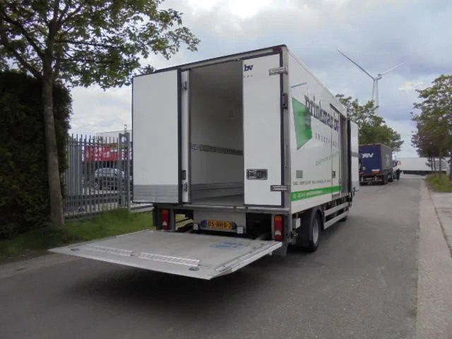 Renault D 6.5 150 NL TRUCK - Refrigeraattori kuorma-auto: kuva Renault D 6.5 150 NL TRUCK - Refrigeraattori kuorma-auto Renault D 6.5 150 NL TRUCK - Refrigeraattori kuorma-auto: kuva Renault D 6.5 150 NL TRUCK - Refrigeraattori kuorma-auto