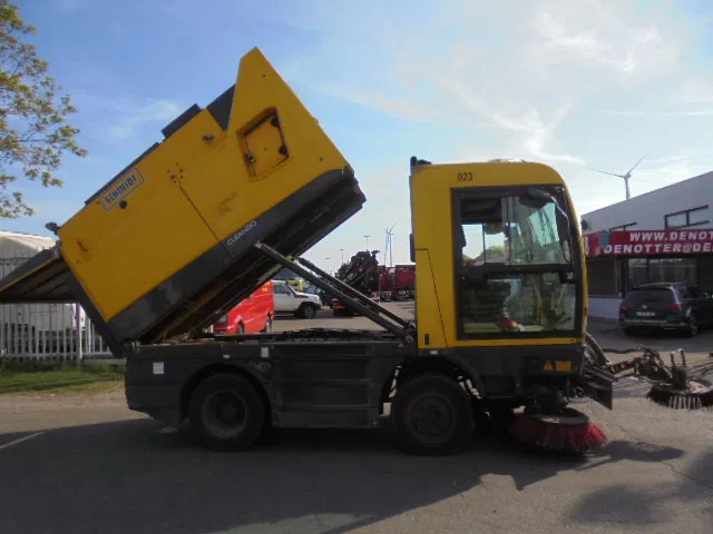 Schmidt CLEANGO 500 NL MACHINE - Lakaisukone teollisuuteen: kuva Schmidt CLEANGO 500 NL MACHINE - Lakaisukone teollisuuteen Schmidt CLEANGO 500 NL MACHINE - Lakaisukone teollisuuteen: kuva Schmidt CLEANGO 500 NL MACHINE - Lakaisukone teollisuuteen