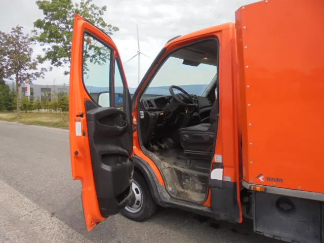 Tavara-auto Iveco Daily 35C14: kuva Tavara-auto Iveco Daily 35C14