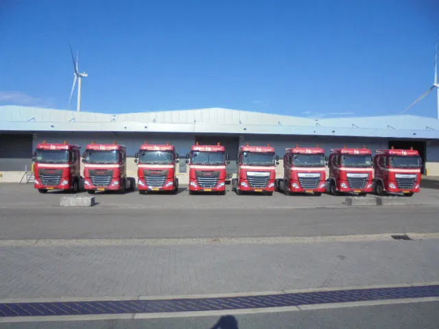 DAF XF 440 6X2 NL TRUCK 15X IN STOCK - Vetopöytäauto: kuva DAF XF 440 6X2 NL TRUCK 15X IN STOCK - Vetopöytäauto DAF XF 440 6X2 NL TRUCK 15X IN STOCK - Vetopöytäauto: kuva DAF XF 440 6X2 NL TRUCK 15X IN STOCK - Vetopöytäauto