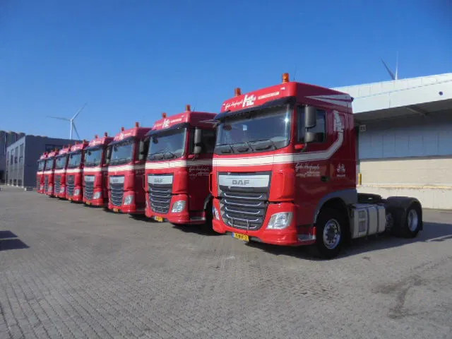 DAF XF 440 6X2 NL TRUCK 15X IN STOCK - Vetopöytäauto: kuva DAF XF 440 6X2 NL TRUCK 15X IN STOCK - Vetopöytäauto DAF XF 440 6X2 NL TRUCK 15X IN STOCK - Vetopöytäauto: kuva DAF XF 440 6X2 NL TRUCK 15X IN STOCK - Vetopöytäauto