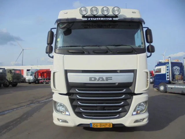 DAF XF 440 - Vetopöytäauto: kuva DAF XF 440 - Vetopöytäauto DAF XF 440 - Vetopöytäauto: kuva DAF XF 440 - Vetopöytäauto