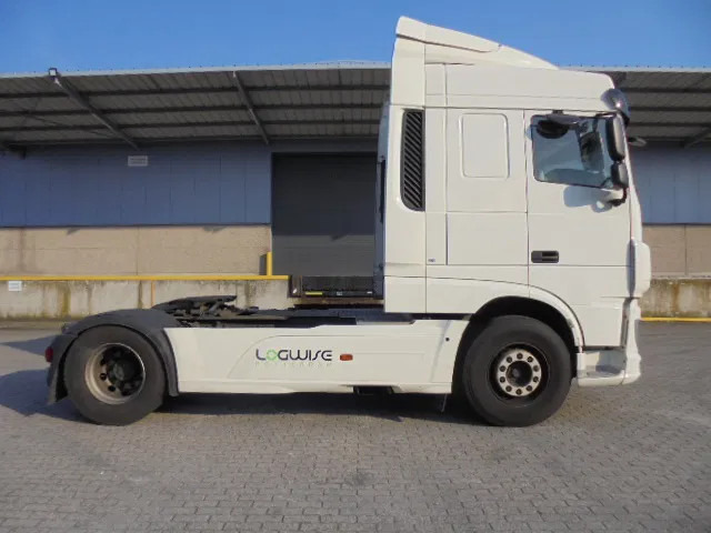 DAF XF 450 - Vetopöytäauto: kuva DAF XF 450 - Vetopöytäauto DAF XF 450 - Vetopöytäauto: kuva DAF XF 450 - Vetopöytäauto