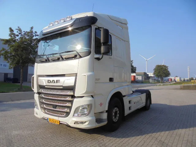 DAF XF 450 - Vetopöytäauto: kuva DAF XF 450 - Vetopöytäauto DAF XF 450 - Vetopöytäauto: kuva DAF XF 450 - Vetopöytäauto