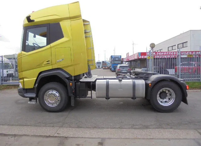 DAF XFC 530 FT DEMO KIEPHYDROLIEK MET FABRIEKS GARANTIE - Vetopöytäauto: kuva DAF XFC 530 FT DEMO KIEPHYDROLIEK MET FABRIEKS GARANTIE - Vetopöytäauto DAF XFC 530 FT DEMO KIEPHYDROLIEK MET FABRIEKS GARANTIE - Vetopöytäauto: kuva DAF XFC 530 FT DEMO KIEPHYDROLIEK MET FABRIEKS GARANTIE - Vetopöytäauto