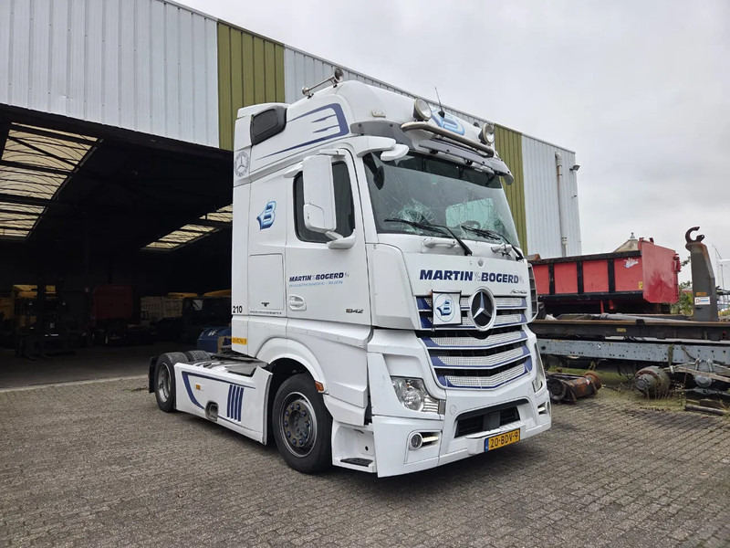 Mercedes-Benz Actros 1842 LS CABINE SCHADE NL TRUCK - Vetopöytäauto: kuva Mercedes-Benz Actros 1842 LS CABINE SCHADE NL TRUCK - Vetopöytäauto Mercedes-Benz Actros 1842 LS CABINE SCHADE NL TRUCK - Vetopöytäauto: kuva Mercedes-Benz Actros 1842 LS CABINE SCHADE NL TRUCK - Vetopöytäauto
