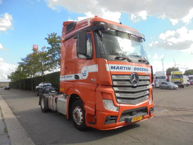 Mercedes-Benz Actros 1842 LS NL TRUCK - Vetopöytäauto: kuva Mercedes-Benz Actros 1842 LS NL TRUCK - Vetopöytäauto Mercedes-Benz Actros 1842 LS NL TRUCK - Vetopöytäauto: kuva Mercedes-Benz Actros 1842 LS NL TRUCK - Vetopöytäauto