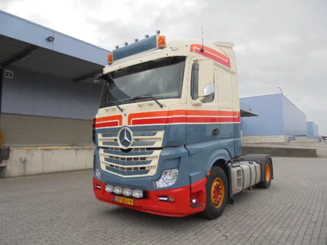 Mercedes-Benz Actros 1845 LS NL TRUCK - Vetopöytäauto: kuva Mercedes-Benz Actros 1845 LS NL TRUCK - Vetopöytäauto Mercedes-Benz Actros 1845 LS NL TRUCK - Vetopöytäauto: kuva Mercedes-Benz Actros 1845 LS NL TRUCK - Vetopöytäauto